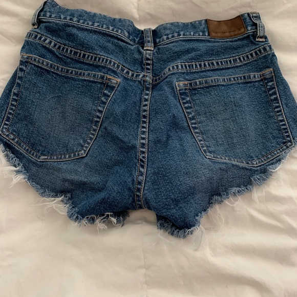 Cutoff jean shorts - Picture 2 of 2